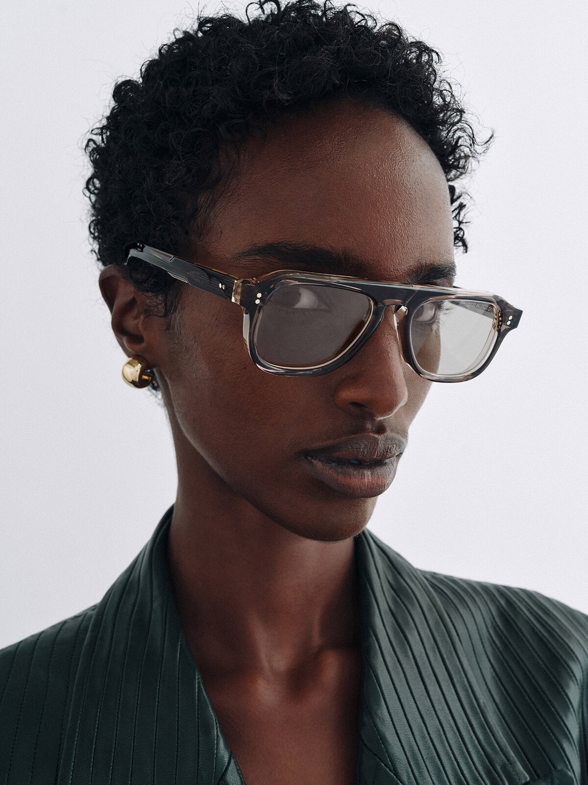 Image of female wearing GR14 Optical frame.