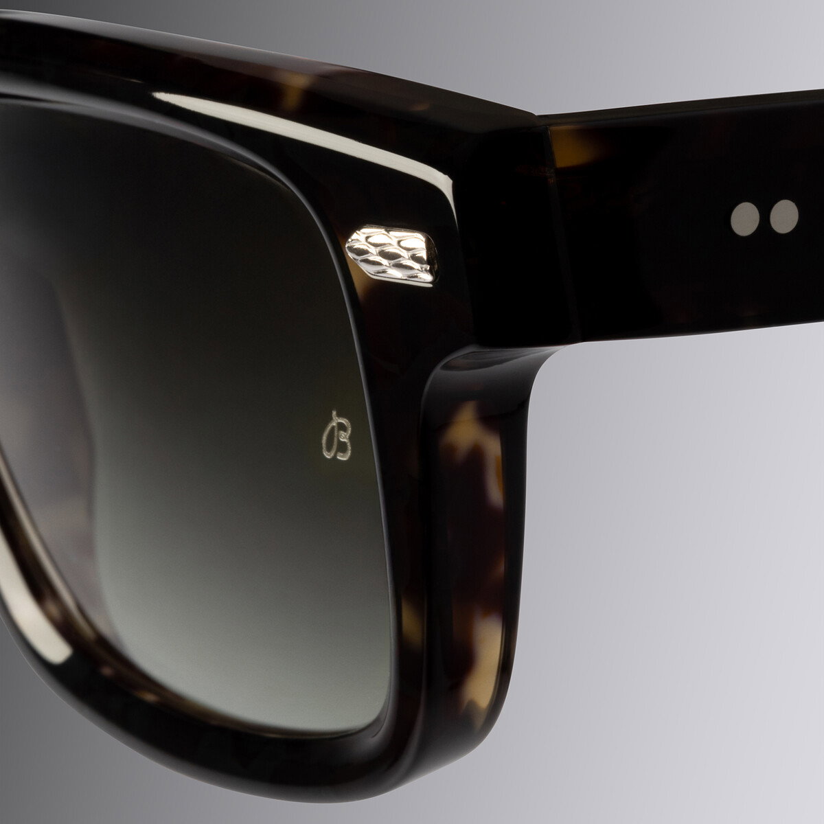 Detail image of the Breitling Marisol 0005 Square Sunglasses