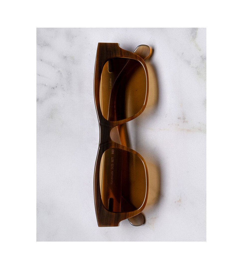 0425 Rectangular Horn Sunglass in Toasted Brown.