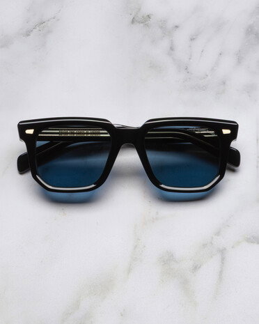 Image of the 1410 Square Sunglasses.