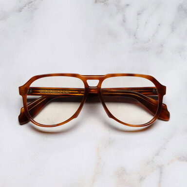 The 9782 Optical is presented in Havana Honey Turtle for a warm hue.