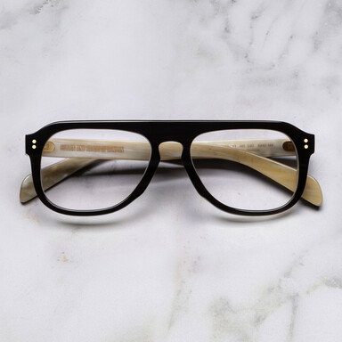 0822V2 Aviator Horn Optical in  Deep Black/Cream.