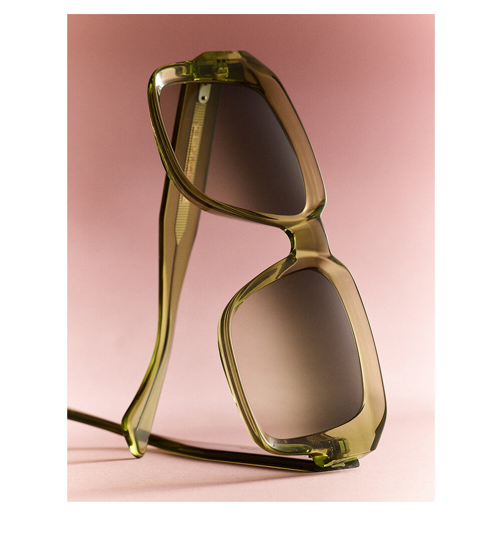 1388 Square Sunglasses in Crystal Green