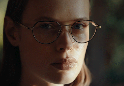 GIF of female wearing the 1430 Opticals